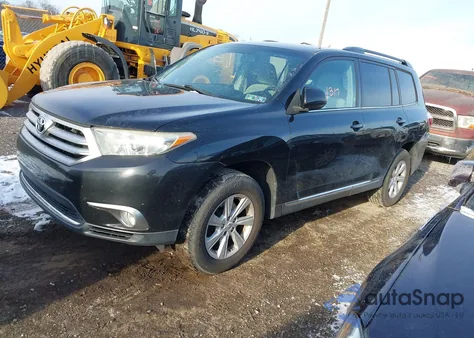 2012 Toyota Highlander Base V6 из США, поврежденный, VIN 5TDBK3EH6CS153941